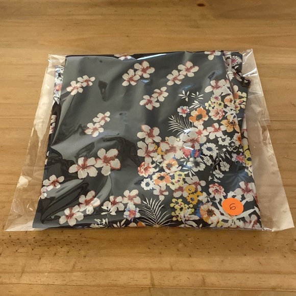 Zara black mini dress with flowers - Picture 9 of 9